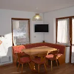 Casa Del Bosco Apartment *